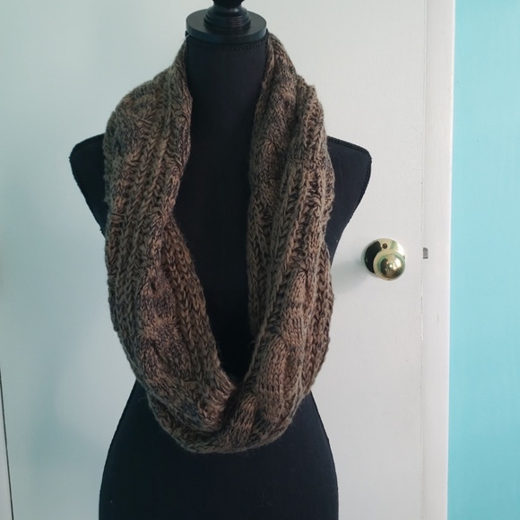 NWT Altar'd State scarf - Picture 5 of 5